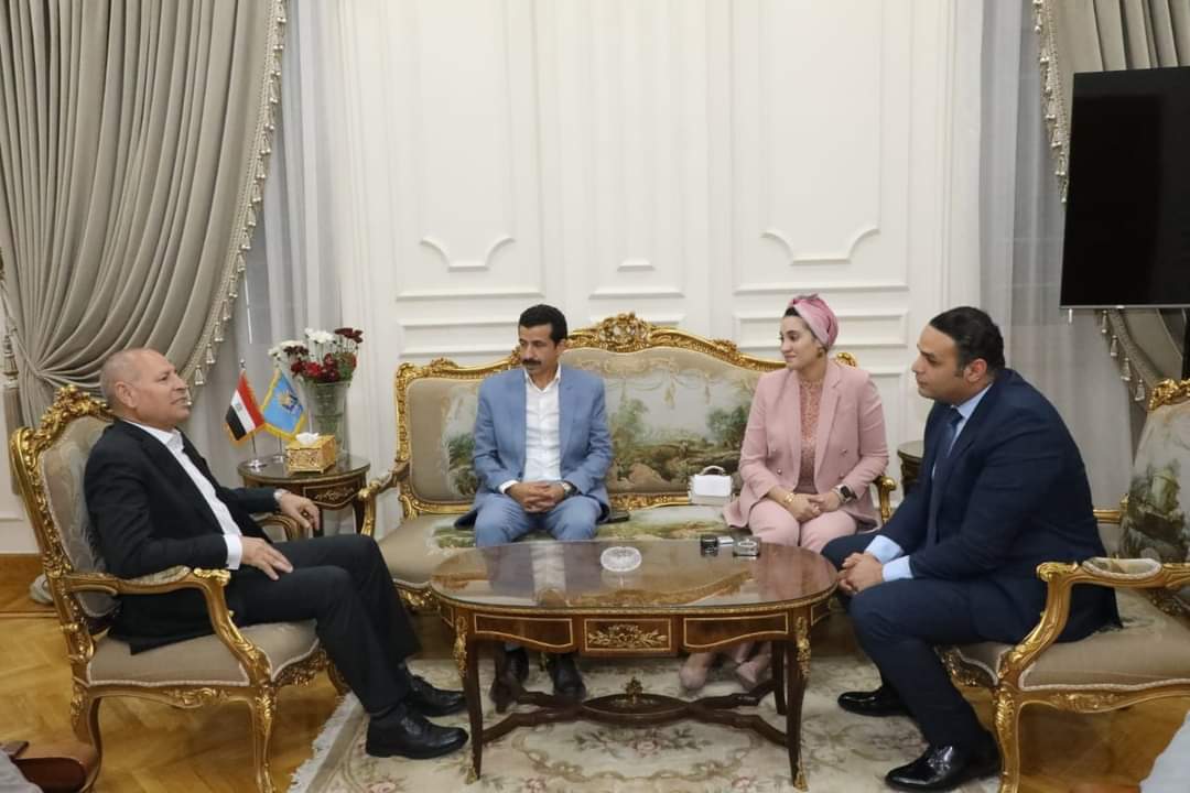 محافظ القاهرة : مبادرة "حياة كريمة " ساهمت فى رفع المعاناة عن الأسر الأولى بالرعاية