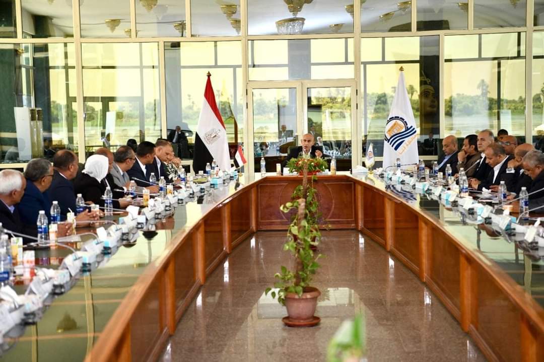 وزير التعليم يلتقى مديرى المديريات والإدارات والمدارس بقنا وسوهاج والأقصر وأسوان