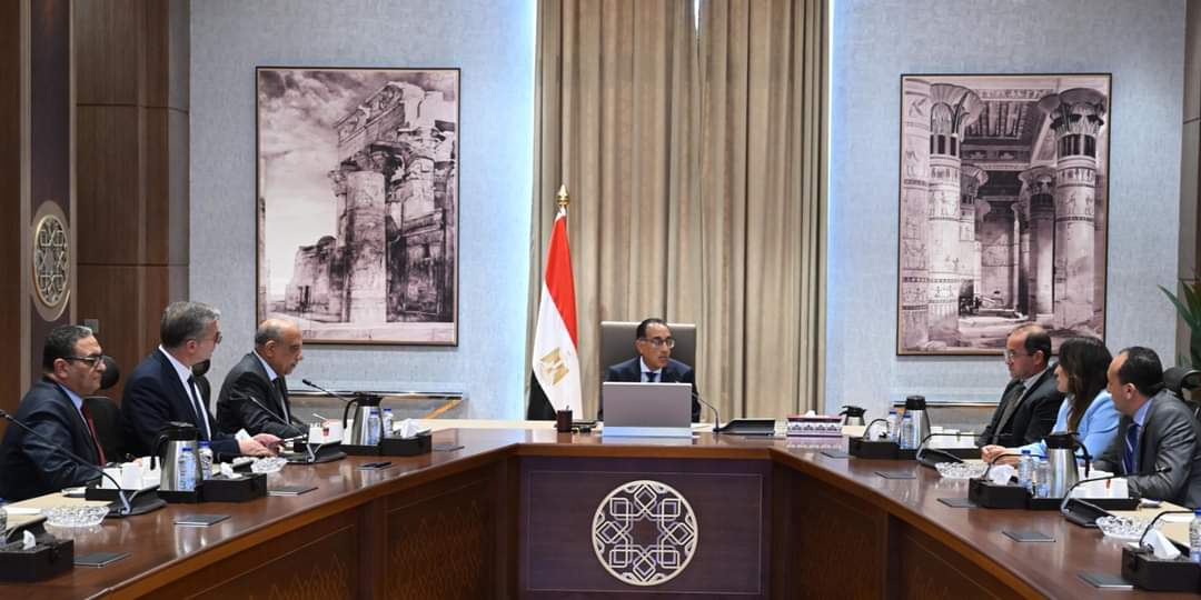 رئيس الوزراء يتابع موقف المخزون الإستراتيجى من الوقود لتشغيل محطات الكهرباء