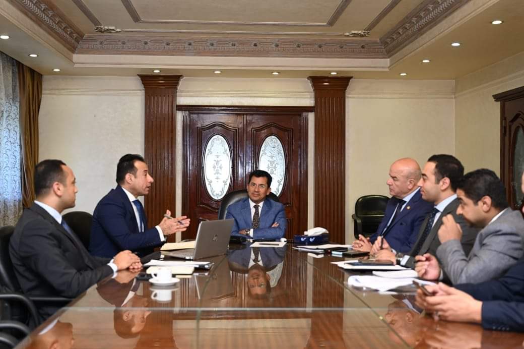 وزير الشباب والرياضة يعقد أول اجتماع لمجلس أمناء اتحاد تنظيم الكيانات الشبابية