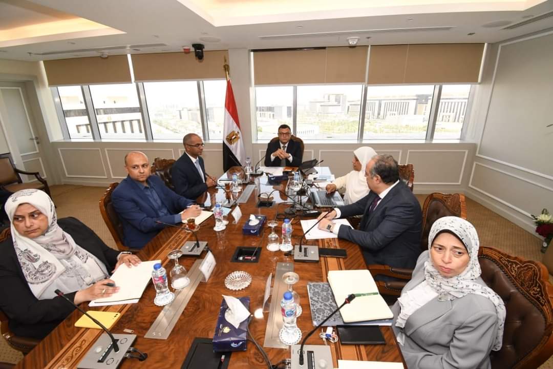 وزير الإسكان : دور قطاع المرافق مهم فى متابعة تطبيق قانون التصالح ببعض مخالفات البناء وتقنين أوضاعها