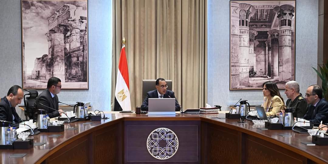 مدبولى يتابع موقف المشروعات المُنفذة بالتعاون بين وزارة الإسكان والهيئة الهندسية