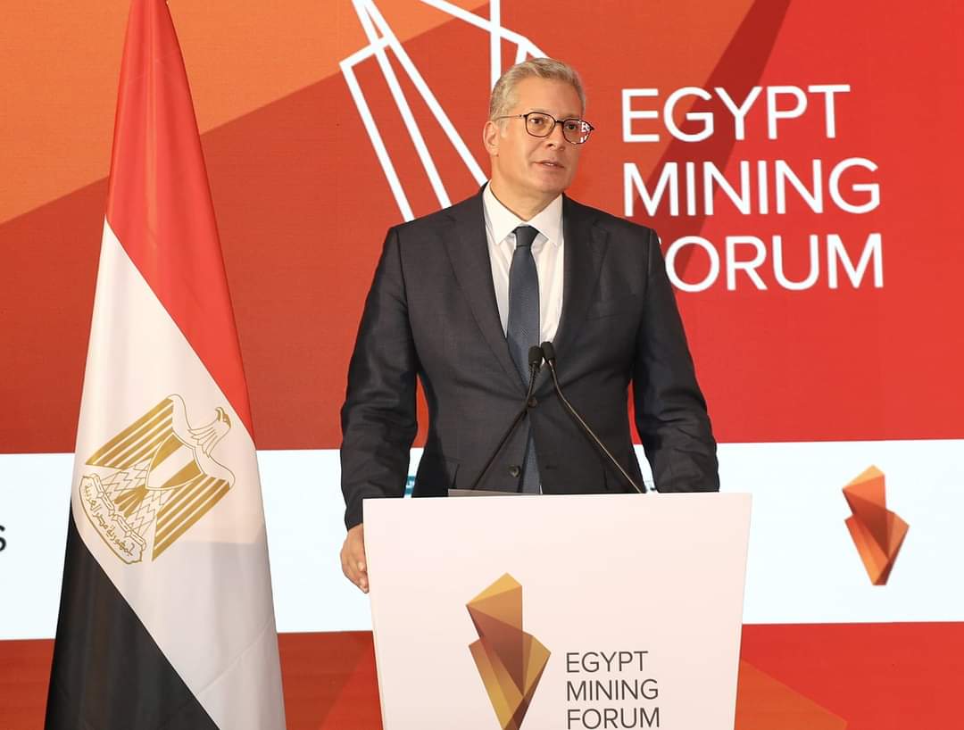 وزير البترول : إنشاء مصفاة لتكرير الذهب ومركز للخدمات اللوجيستية..بالصحراء الشرقية