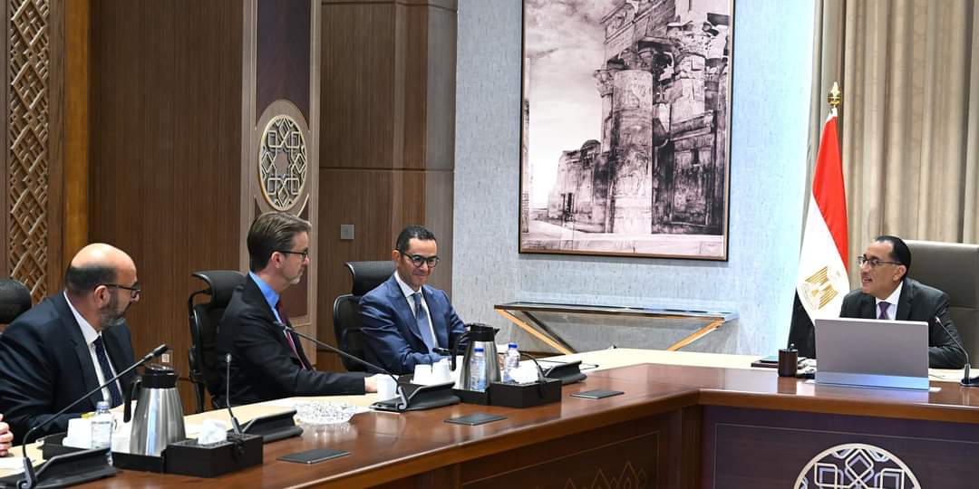 رئيس الوزراء يبحث مع رئيس مجموعة "إنفورما" البريطانية الترويج وجذب الاستثمارات الأجنبية إلى مصر