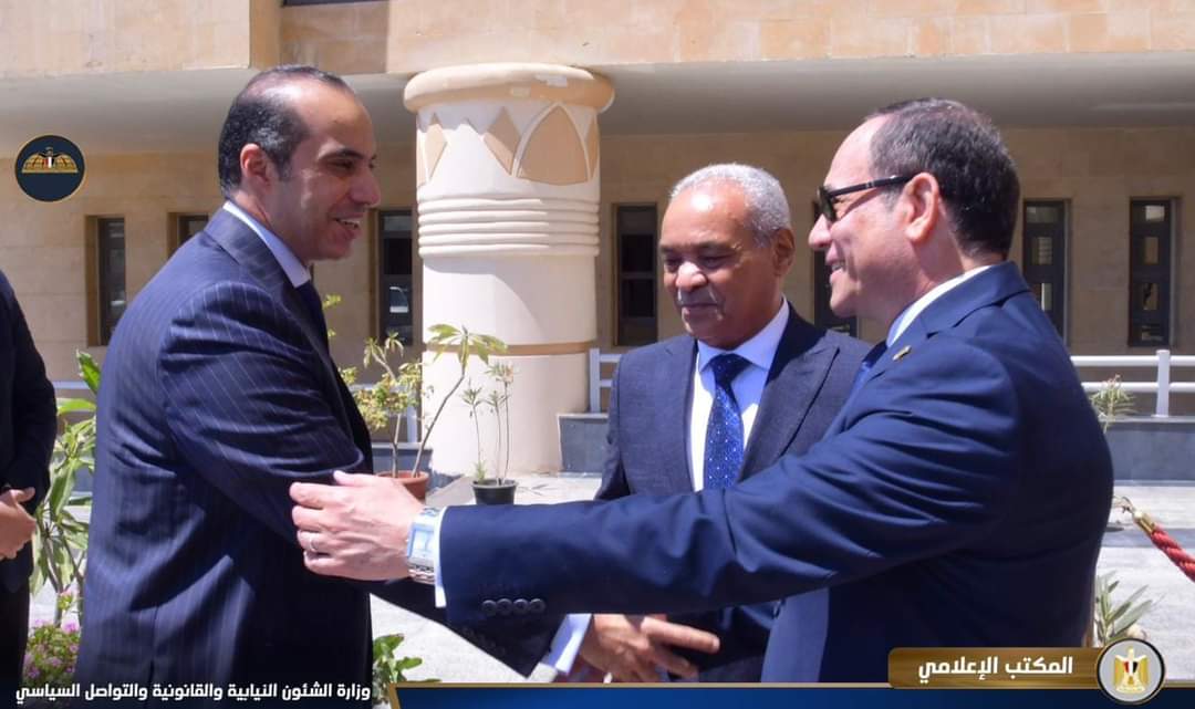 وزير الشئون النيابية والقانونية يزور رئيس هيئة النيابة الإدارية 