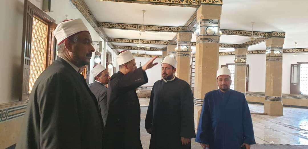 وزير الأوقاف يكلف رئيس القطاع الديني بالمرور المفاجئ على المساجد