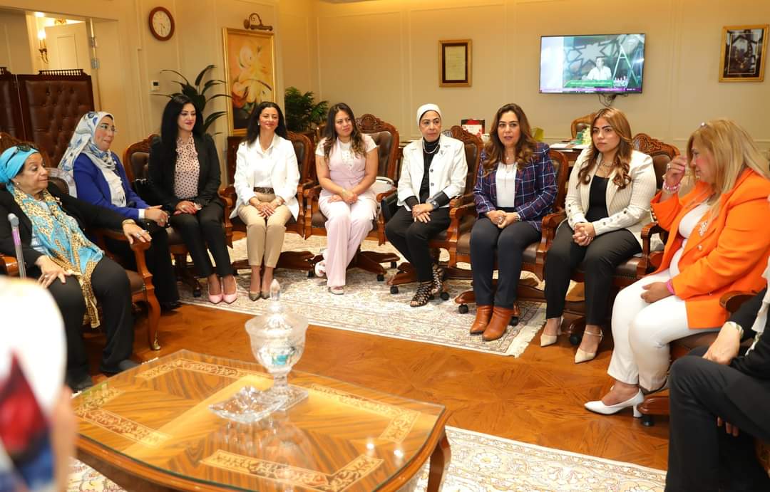 وزيرة التنمية المحلية : المرأة المصرية تعيش عصرها الذهبى