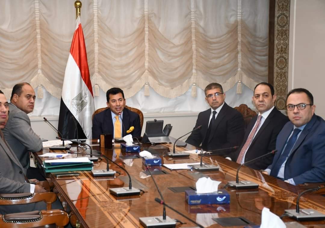 وزير الشباب : مراجعة جميع الإجراءات وضوابط الاستخدام بحمامات السباحة