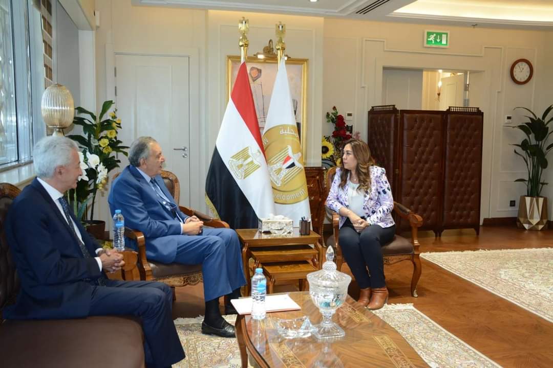 وزيرة التنمية المحلية : توجيهات القيادة السياسية.. توفير السلع بالأسواق وخفض الأسعار