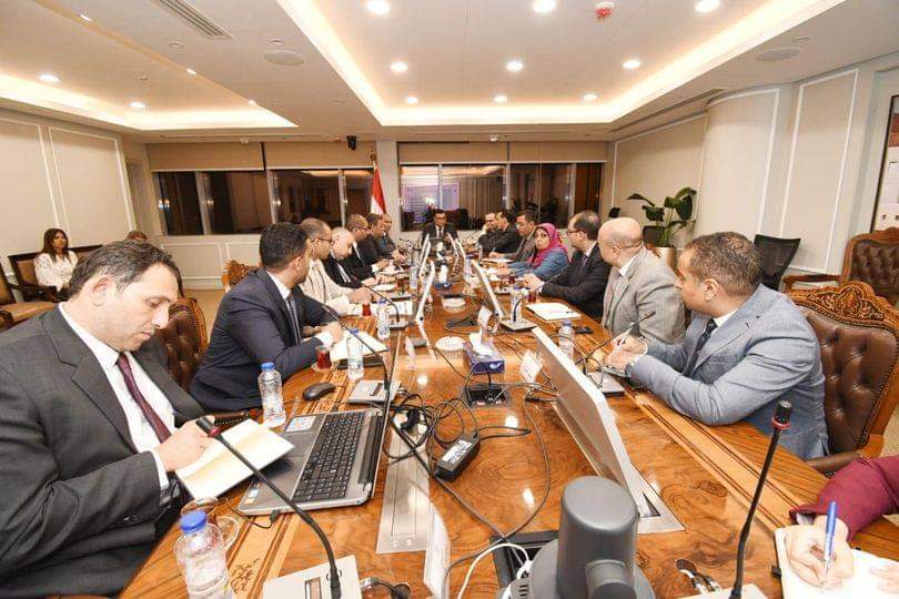 وزير الإسكان يتابع دور شركات التسويق العقاري بالمدن الجديدة