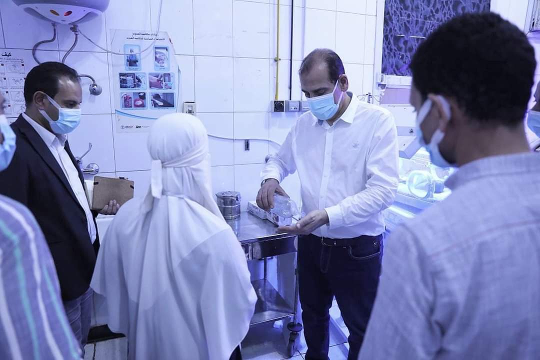 نائب وزير الصحة يتفقد مستشفى أخميم المركزى