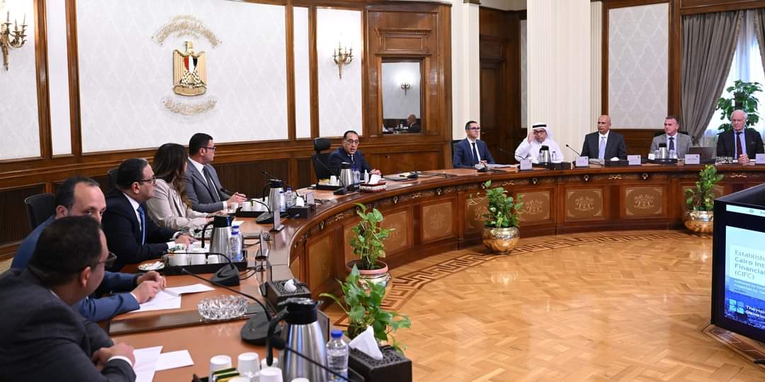 مدبولى يبحث مع تحالف عالمى إدارة مركز القاهرة الدولى المالى بالعاصمة الإدارية 