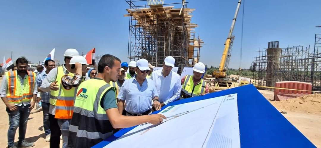 الشربيني: محور عمر سليمان ينقل حركة المركبات من وإلى مطار برج العرب والساحل الشمالى للطريق الصحراوى مباشرة