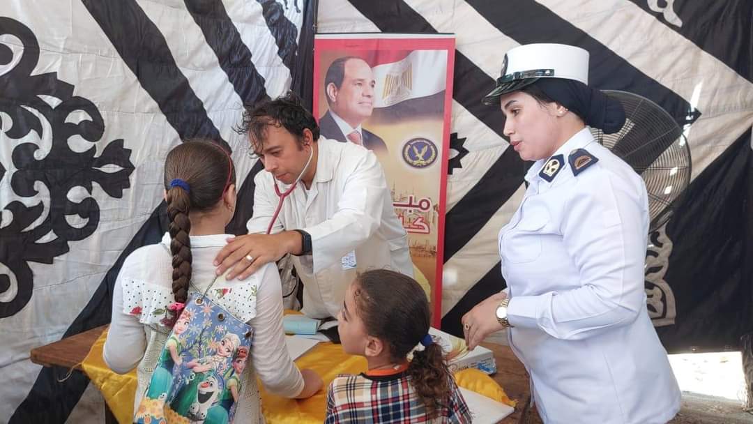 الداخلية توجه قافلة طبية وانسانية لأهالى دمياط