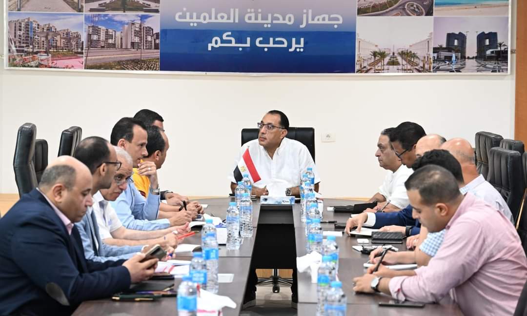 مدبولى يوجه بسرعة صرف تعويضات الأهالي بمنطقة رأس الحكمة