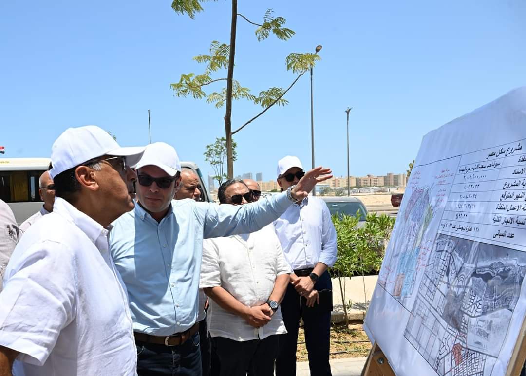 رئيس الوزراء يتفقد مشروع "سكن مصر" بالعلمين الجديدة