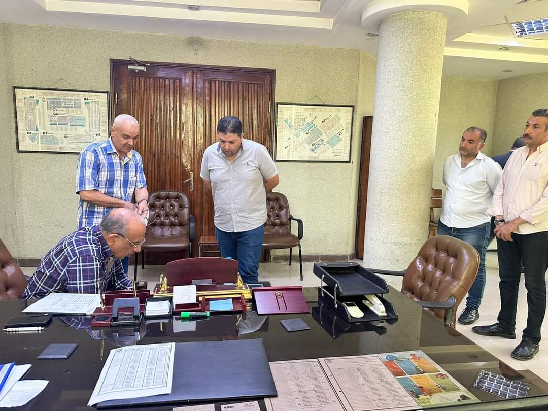 وزير الكهرباء والطاقة المتجددة يفاجئ قطاع شبكات المدن الجديدة بالعاشر من رمضان