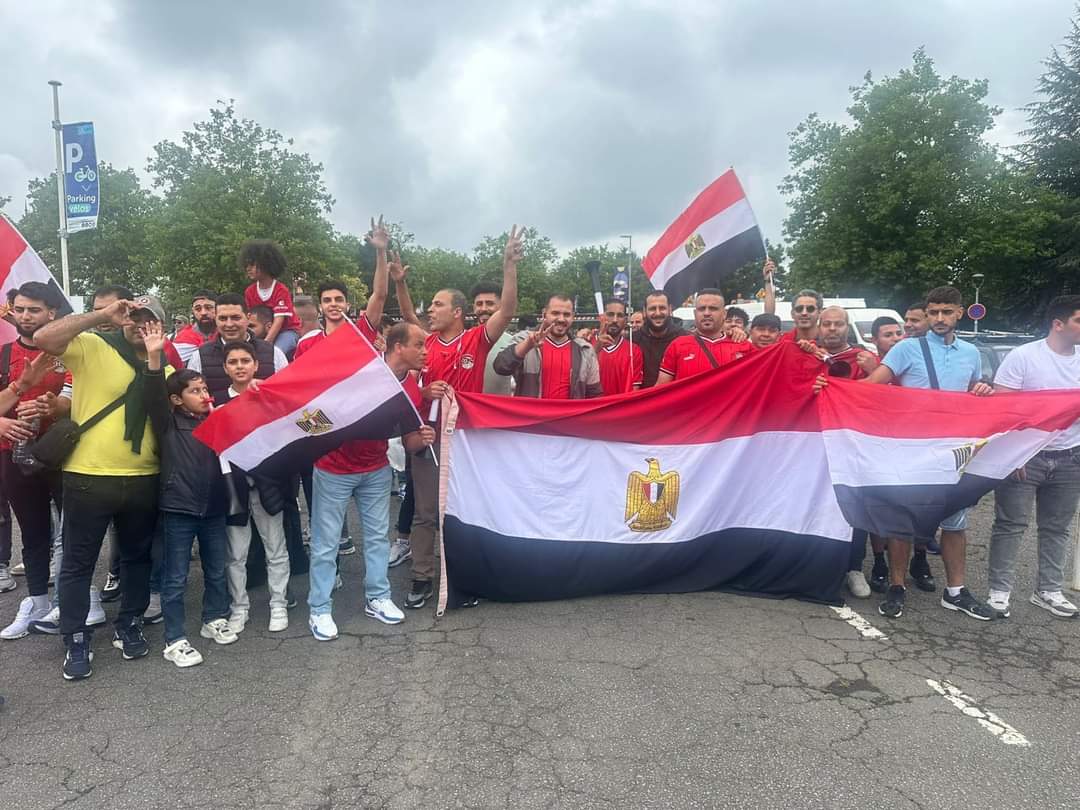 الجالية المصرية في "نانت" تزحف لتشجيع المنتخب الأولمبى أمام أوزبكستان