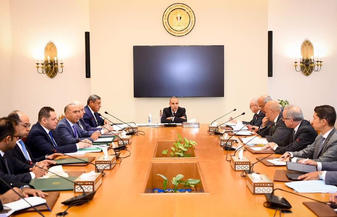 وزير الخارجية والهجرة وشئون المصريين فى الخارج يجتمع بقيادات وأعضاء الوزارة المعنيين بالموضوعات الإفريقية
