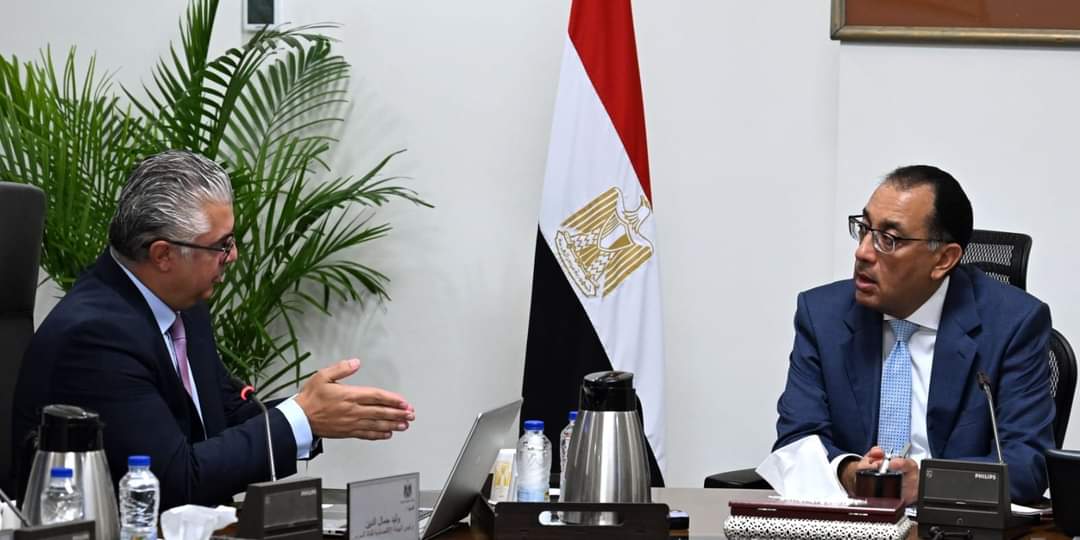 مدبولى يستعرض مع رئيس الهيئة العامة للمنطقة الاقتصادية لقناة السويس نتائج العام المالى 2023/2024