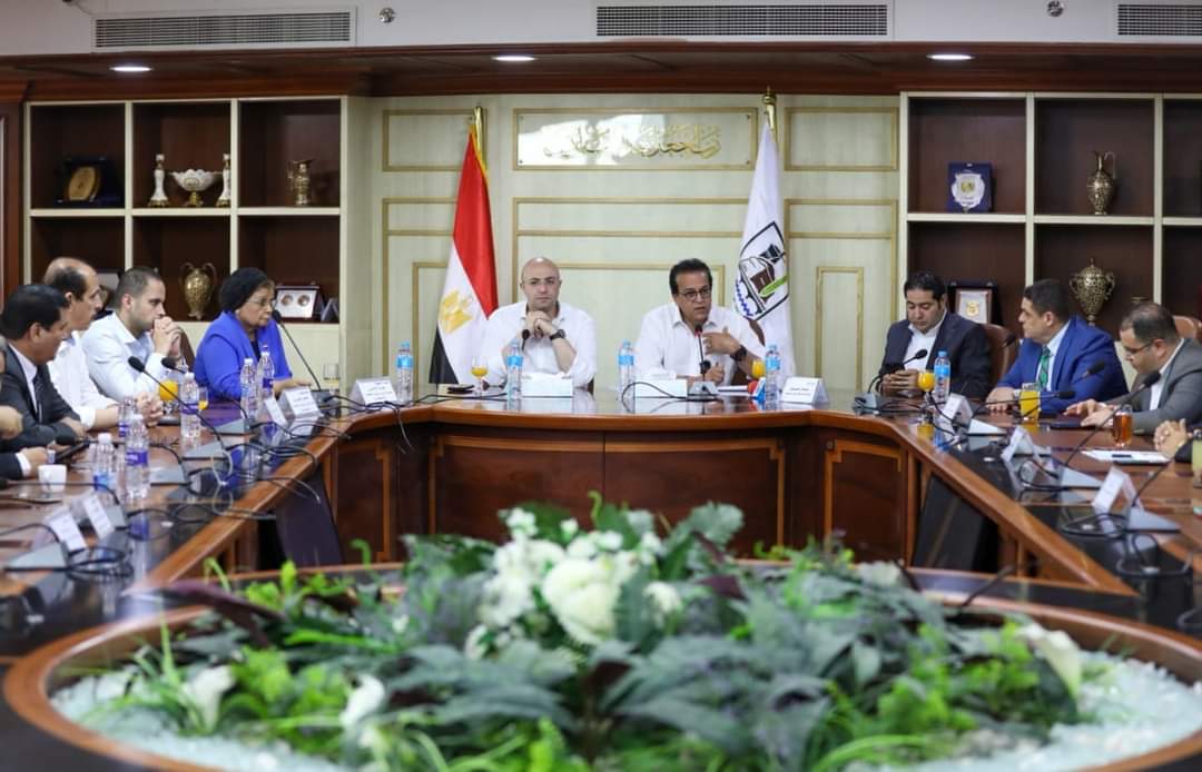 وزير الصحة يناقش تطوير المنظومة والمشروعات الصحية ببنى سويف مع أعضاء مجلسى النواب والشيوخ 