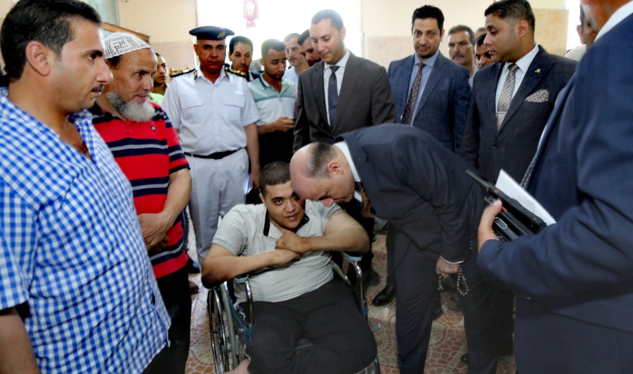 ‏محافظ كفرالشيخ يتفقد نادى الإرادة واتحدى.. ويؤكد : اهتمام كبير بذوى القدرات