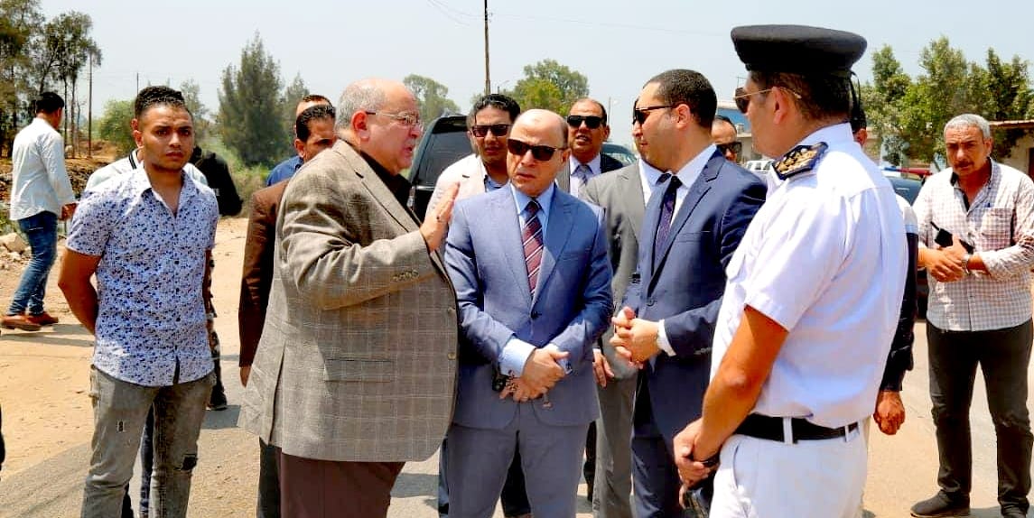 محافظ كفرالشيخ يناقش أعمال التغطية البديلة لكوبري مصرف « 8 »