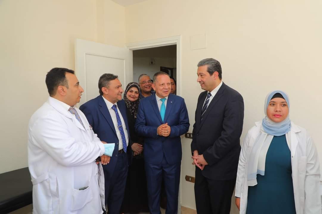 محافظ دمياط يتفقد مبنى العيادات الخارجية كلية الطب 