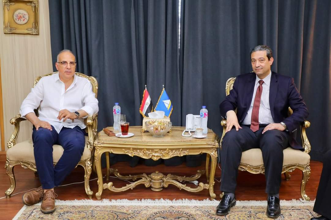 محافظ دمياط يستقبل وزير الموارد المائية والرى 