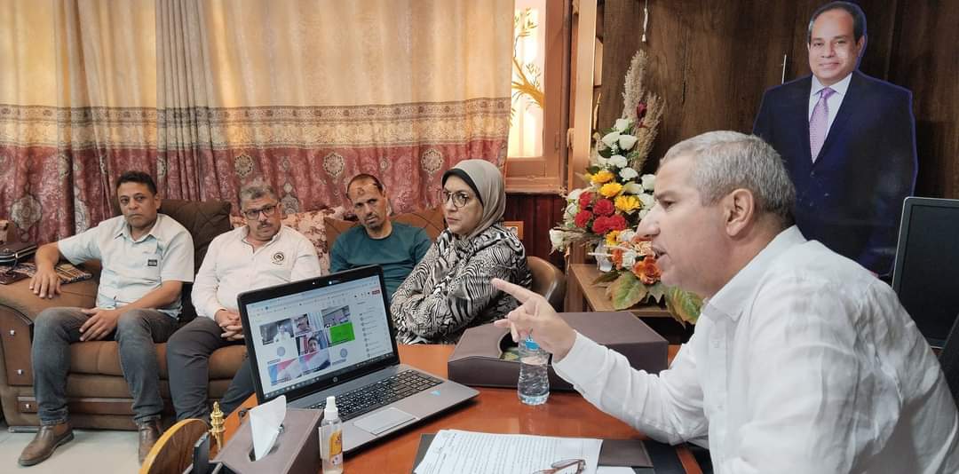 مدير تعليم دمياط يبحث مع مديرى الإدارات التعليمية ومسئولى المراحل ضوابط استقبال العام الدراسى الجديد