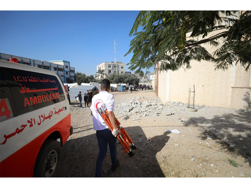 الهلال الأحمر الفلسطيني: جميع نقاطنا الطبية في غزة .. خرجت عن الخدمة