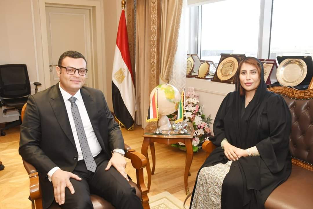 وزير الإسكان..لسفيرة الإمارات : مصر سوق واعدة للاستثمار فى مختلف المجالات