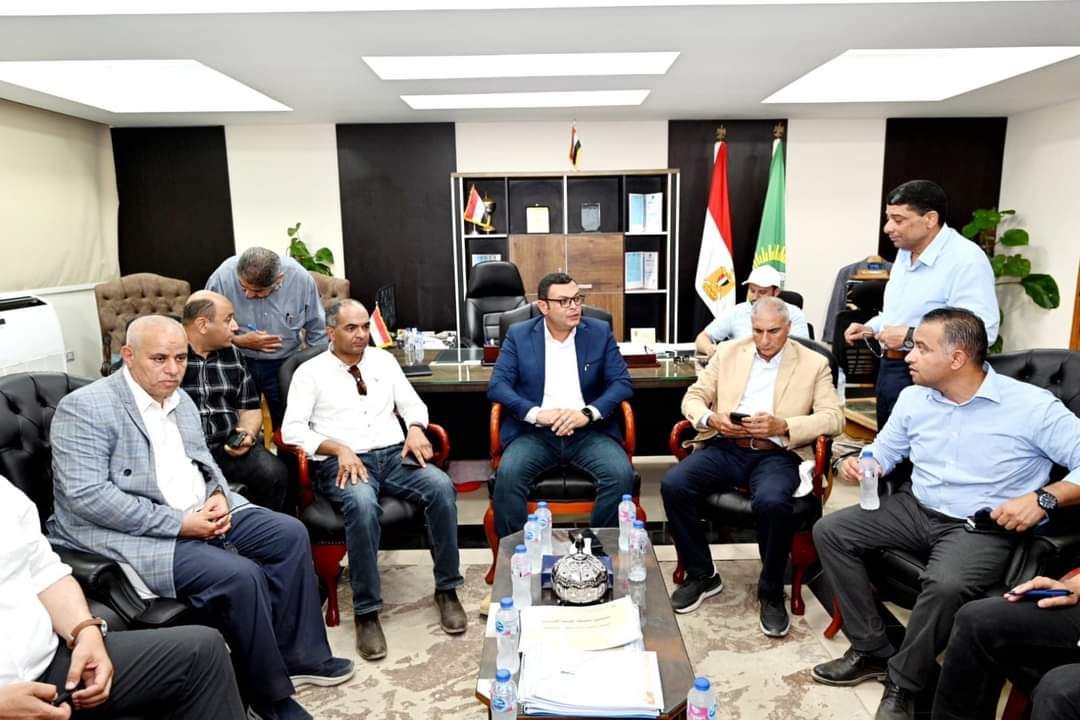 تطوير ورفع كفاءة الطريق الشرقى الواصل بين السويس والإسماعيلية