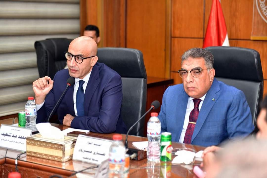 وزير التعليم ومحافظ الدقهلية يعقدان لقاءً موسعاً مع مديري الإدارات التعليمية