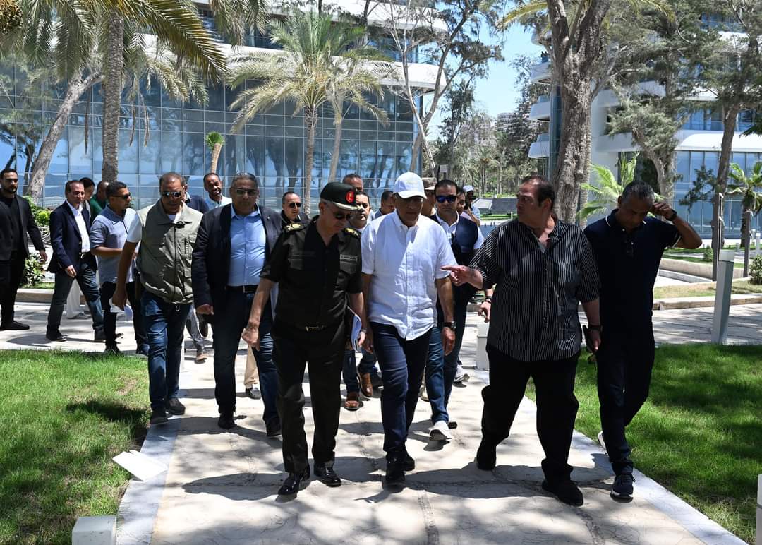 رئيس الوزراء يتفقد أعمال تطوير حدائق المنتزه بالإسكندرية