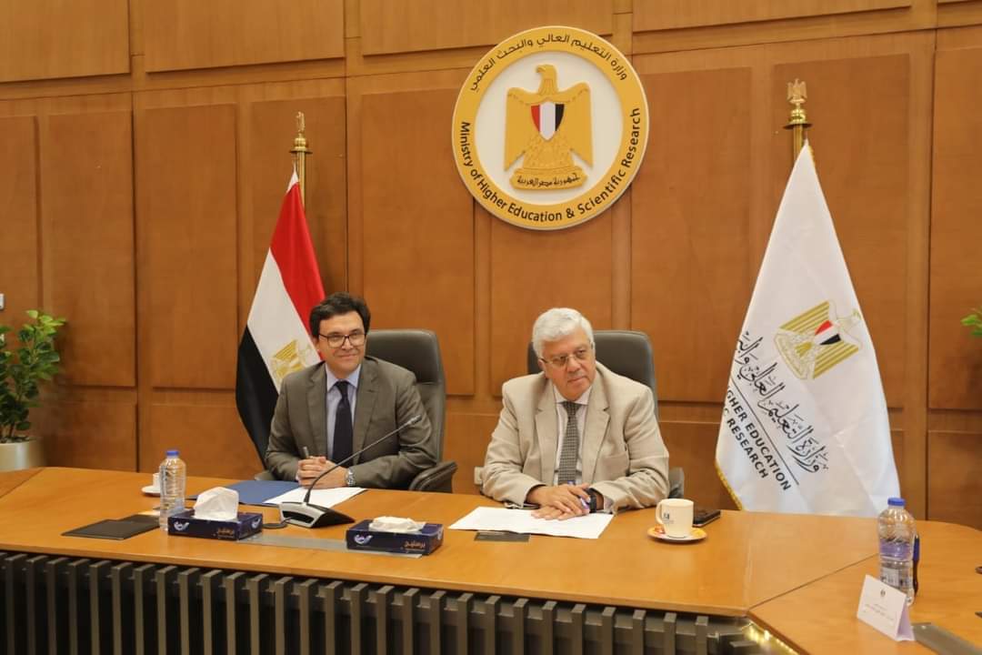 وزيرا التعليم العالى والثقافة يبحثان التعاون المشترك فى تعزيز الوعى الثقافى لطلاب الجامعات 