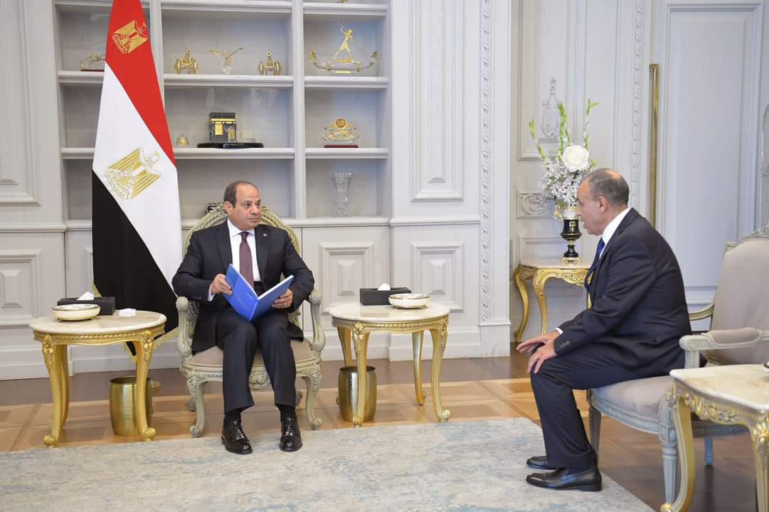 الرئيس يطلع على أهم ملامح التقرير التنفيذى الثانى للاستراتيجية الوطنية لحقوق الإنسان