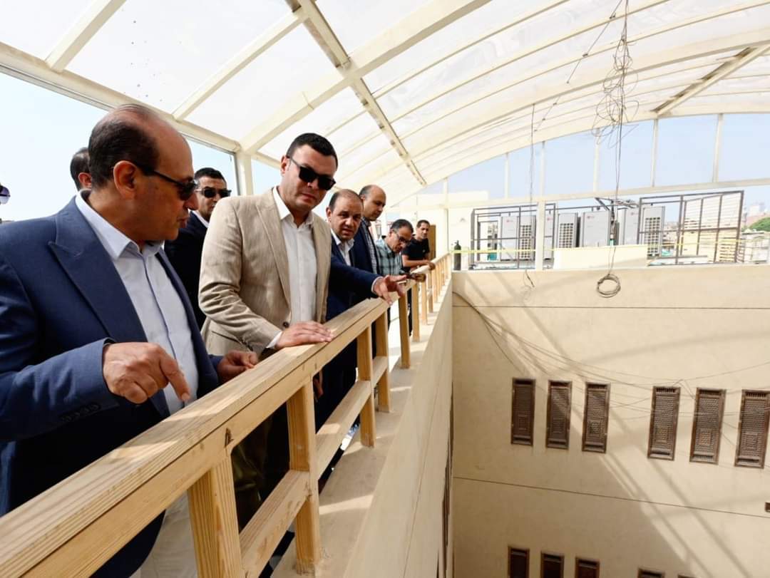 وزير الإسكان يتفقد سير العمل بمشروع ترميم وإعادة تأهيل وتوظيف وكالة قايتباى بالجمالية
