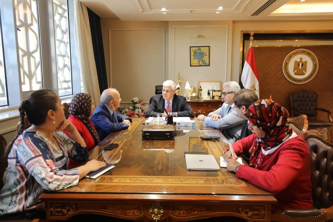 إقامة شراكات بين الجامعات المصرية والبريطانية لإنشاء برامج مُشتركة للدراسات العليا