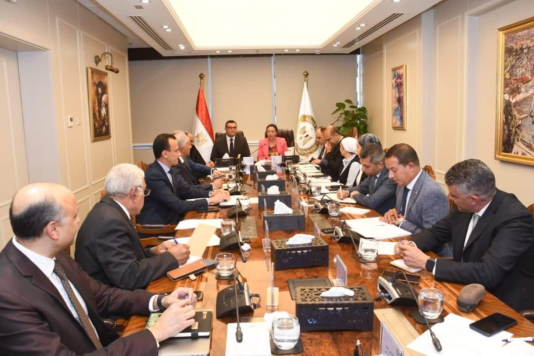 وزيرا الإسكان والبيئة يبحثان ملفات العمل المشترك 