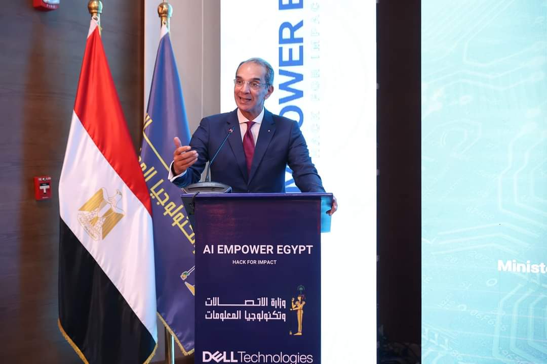 وزير الإتصالات : بناء قدرات 432 طالبا من 5 جامعات فى مجال الذكاء الاصطناعى