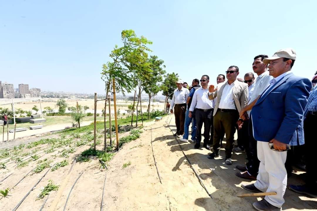 وزير الإسكان يتابع الأعمال بمشروع "حديقة تلال الفسطاط" بالقاهرة
