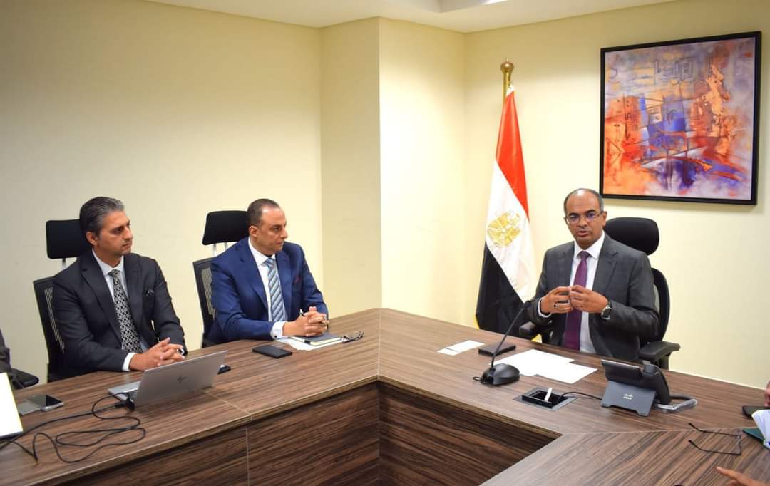 نائب وزير الإسكان يبحث مع مسئولى " سيمنز " العالميةالتعاون فى استخدام الأنظمة والحلول الذكية بالمدن الجديدة 