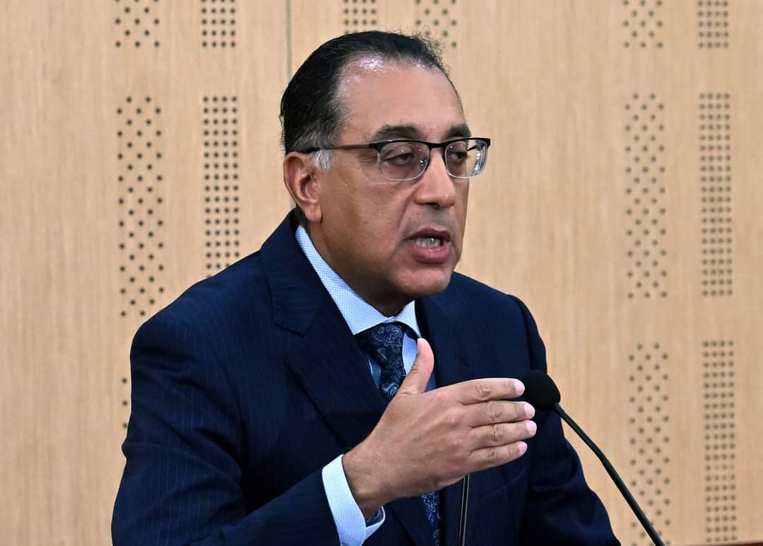 رئيس الوزراء : لا نية لبيع المطارات المصرية