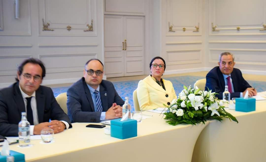 وزيرة البيئة تترأس الاجتماع الثانى للجنة تسيير مشروع تحويل الأنظمة المالية المتعلقة بالمناخ
