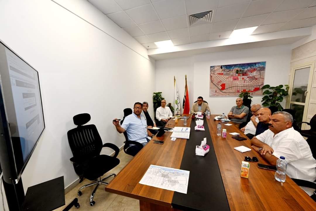 وزير الإسكان يستعرض الجداول الزمنية لإنهاء وتسليم الوحدات السكنية للحاجزين بالعلمين الجديدة