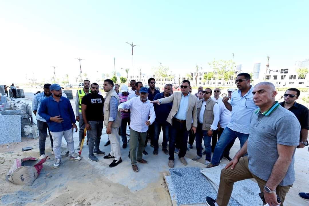 وزير الإسكان يتفقد وحدات المبادرة الرئاسية "سكن لكل المصريين" و"الحى اللاتينى" بالعلمين الجديدة