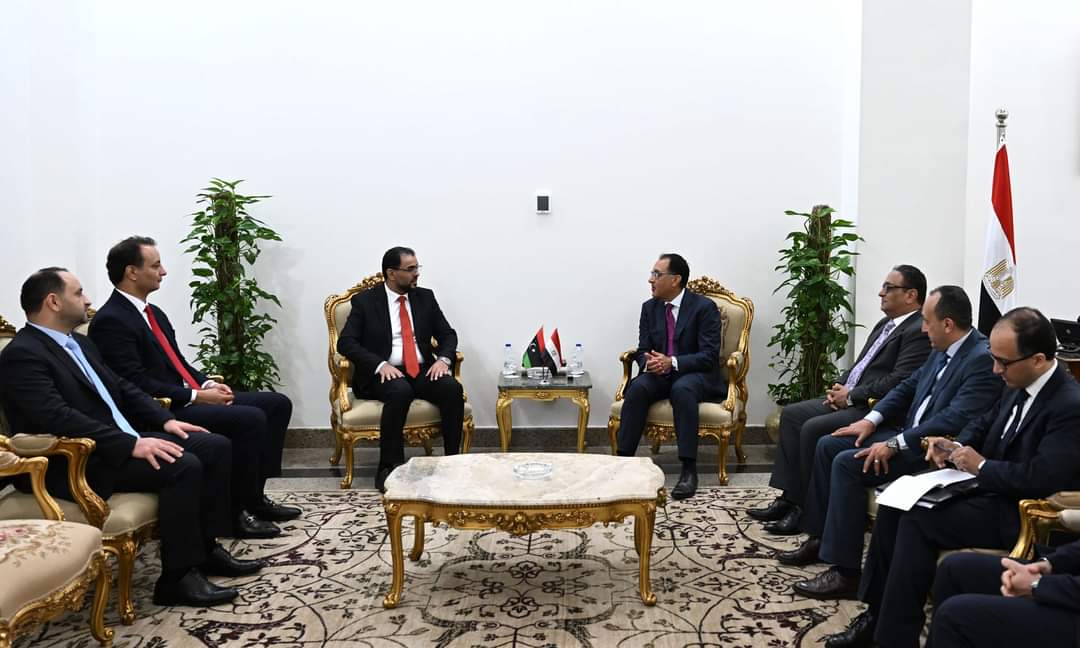 رئيس الوزراء يبحث مع نظيره الليبى..تعزيز التعاون الثنائي بين البلدين