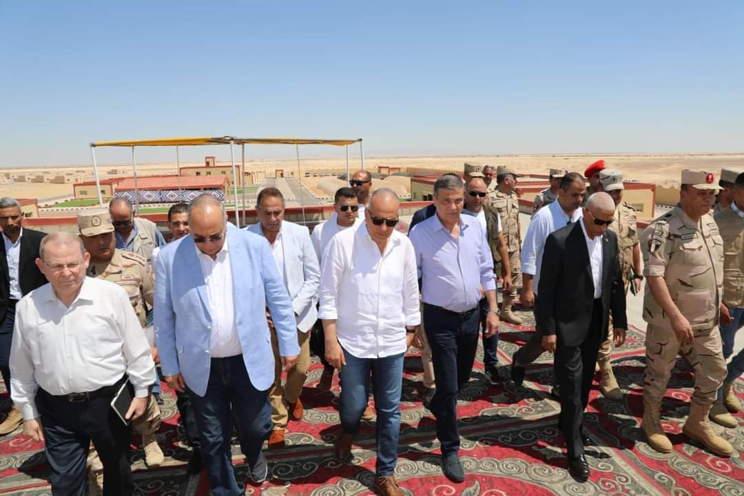 وزيرا الزراعة والري يتفقدان مركز الخدمات الزراعية المتكاملة بالنثيلة فى سيناء
