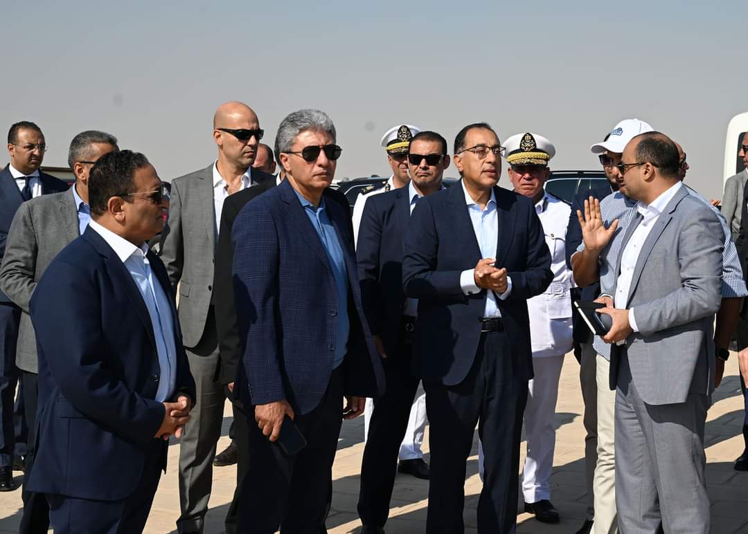 رئيس الوزراء يتفقد أعمال تطوير مدخل المنطقة الأثرية بهضبة الأهرام
